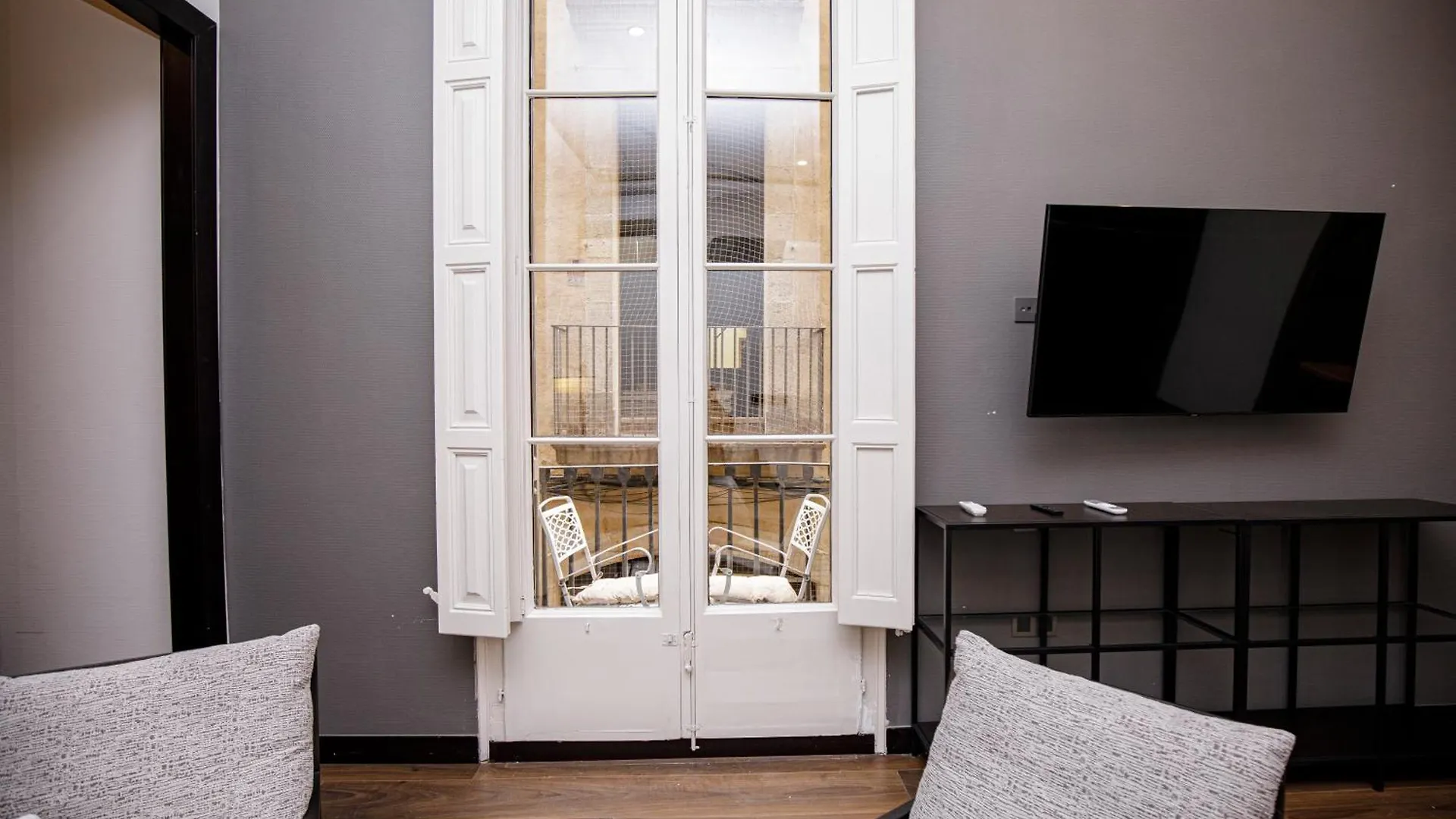 Beautiful Cosy Modern Apartment ,19Th Century Building Barcelona
